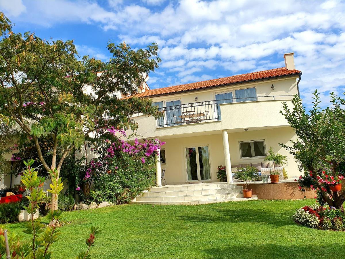 Apartment Oaza Mira Tribalj Екстериор снимка