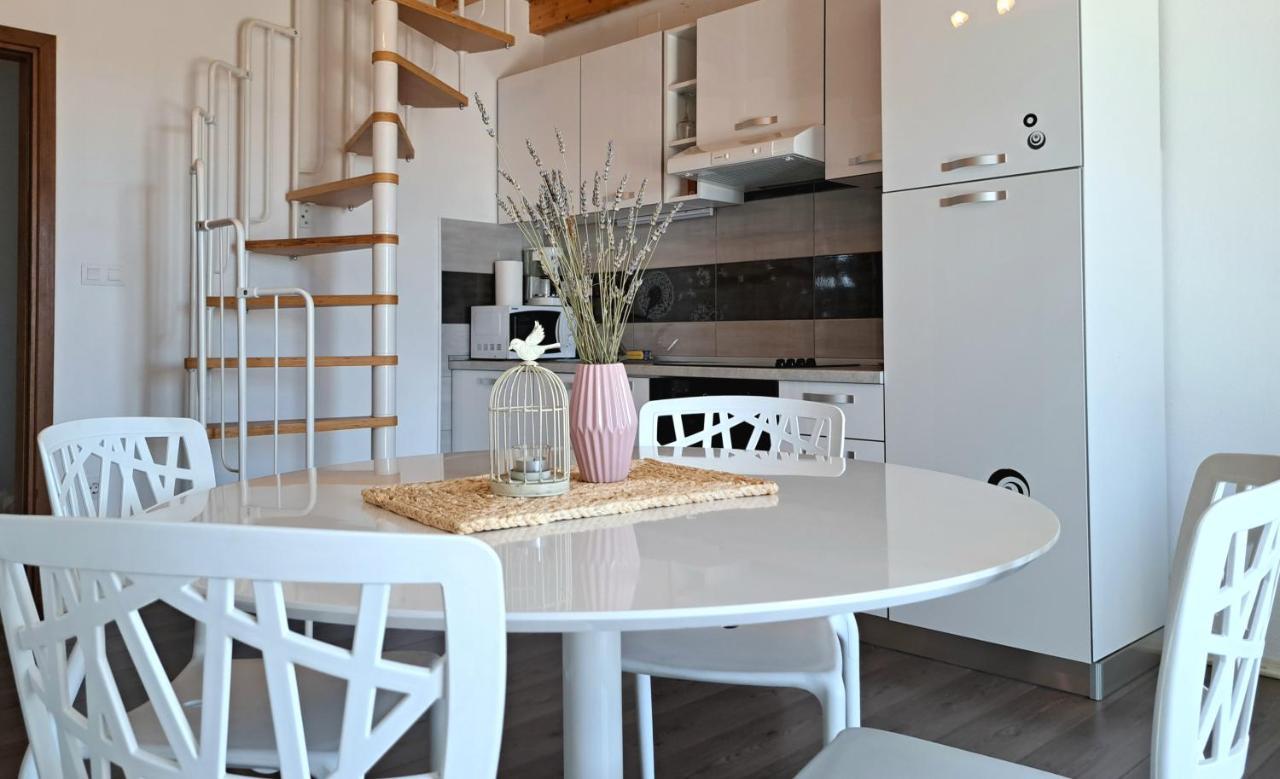 Apartment Oaza Mira Tribalj Екстериор снимка
