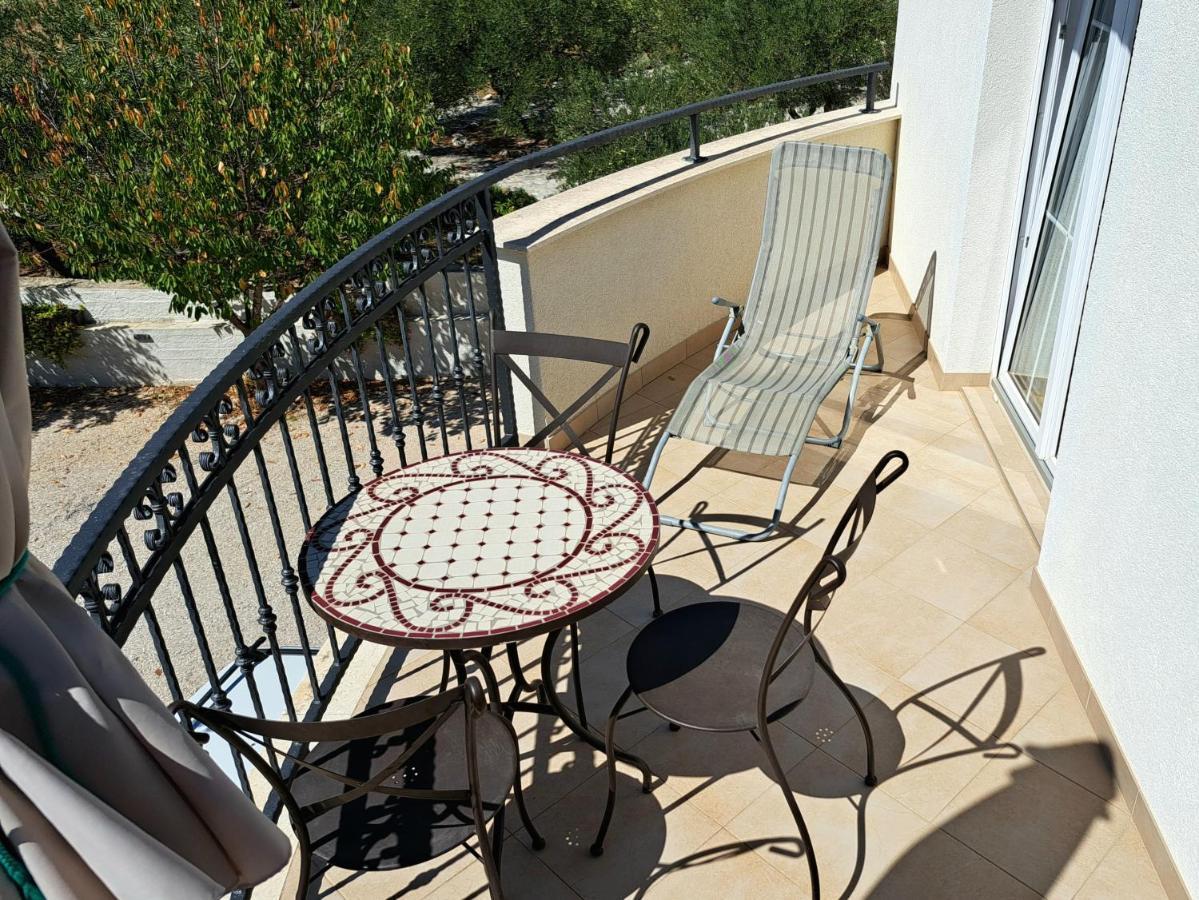 Apartment Oaza Mira Tribalj Екстериор снимка