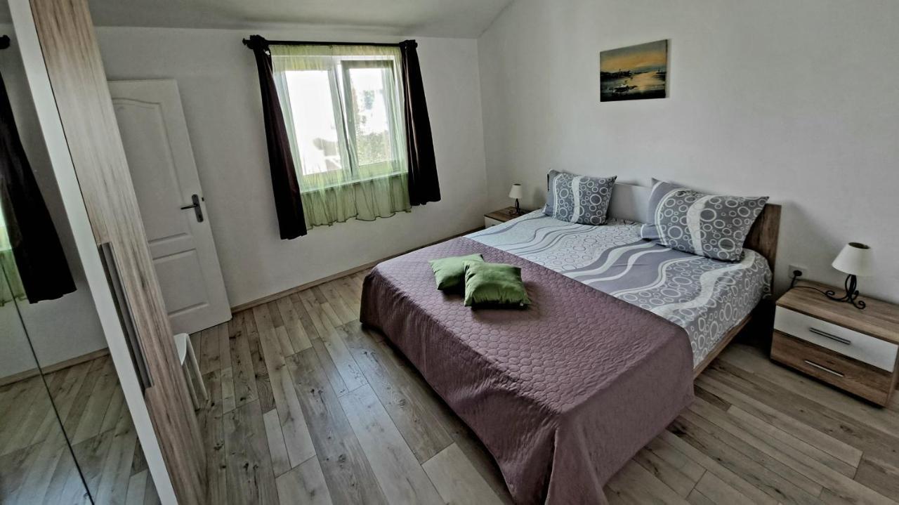 Apartment Oaza Mira Tribalj Екстериор снимка