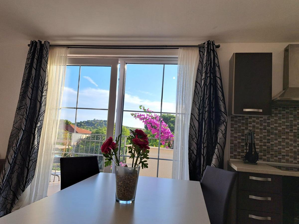 Apartment Oaza Mira Tribalj Екстериор снимка