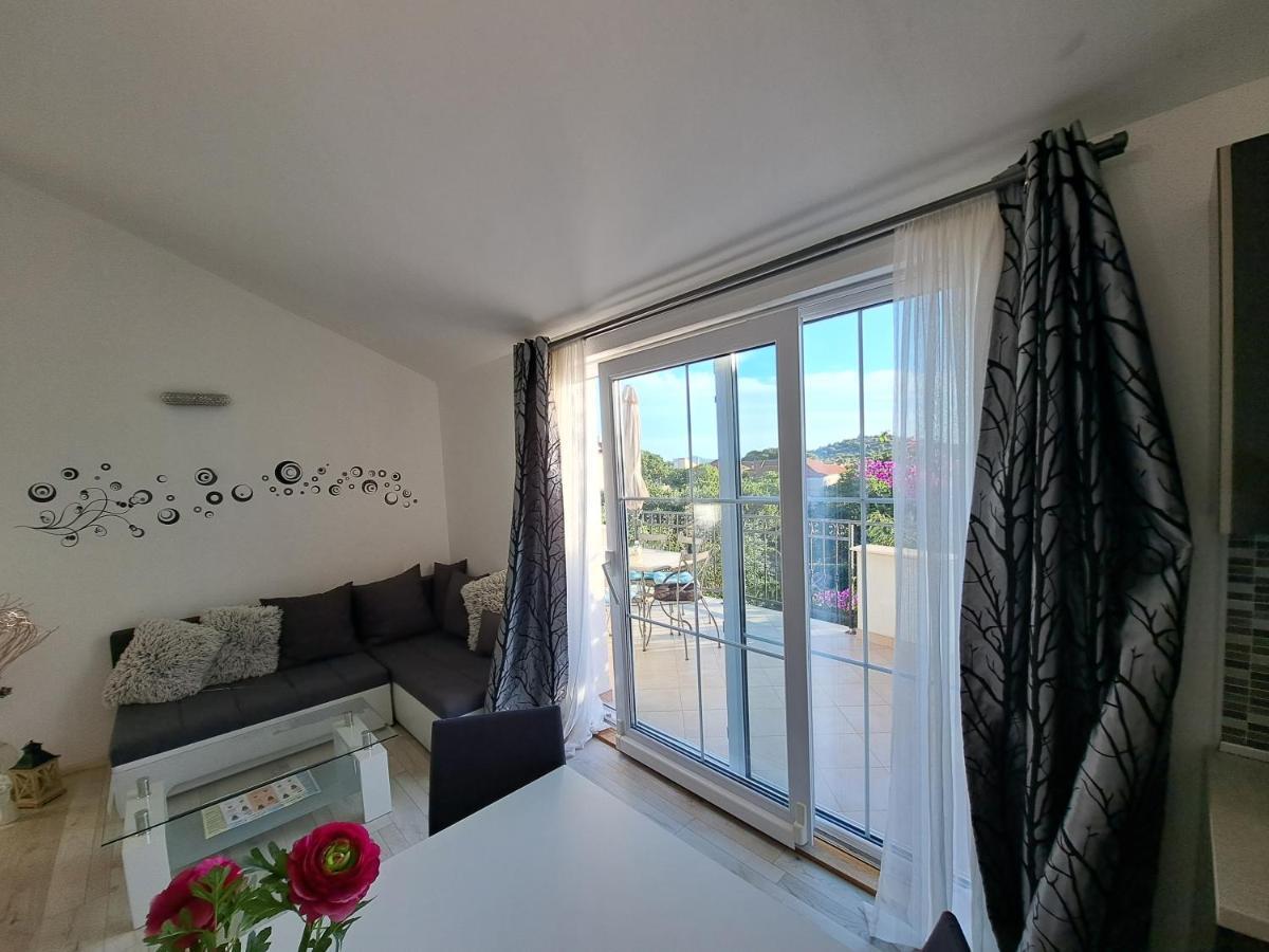 Apartment Oaza Mira Tribalj Екстериор снимка