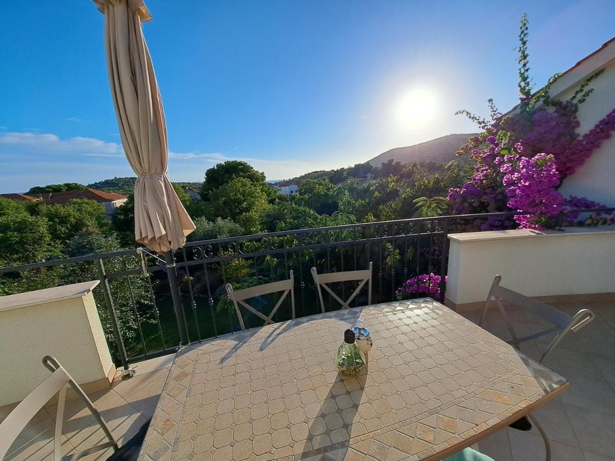 Apartment Oaza Mira Tribalj Екстериор снимка