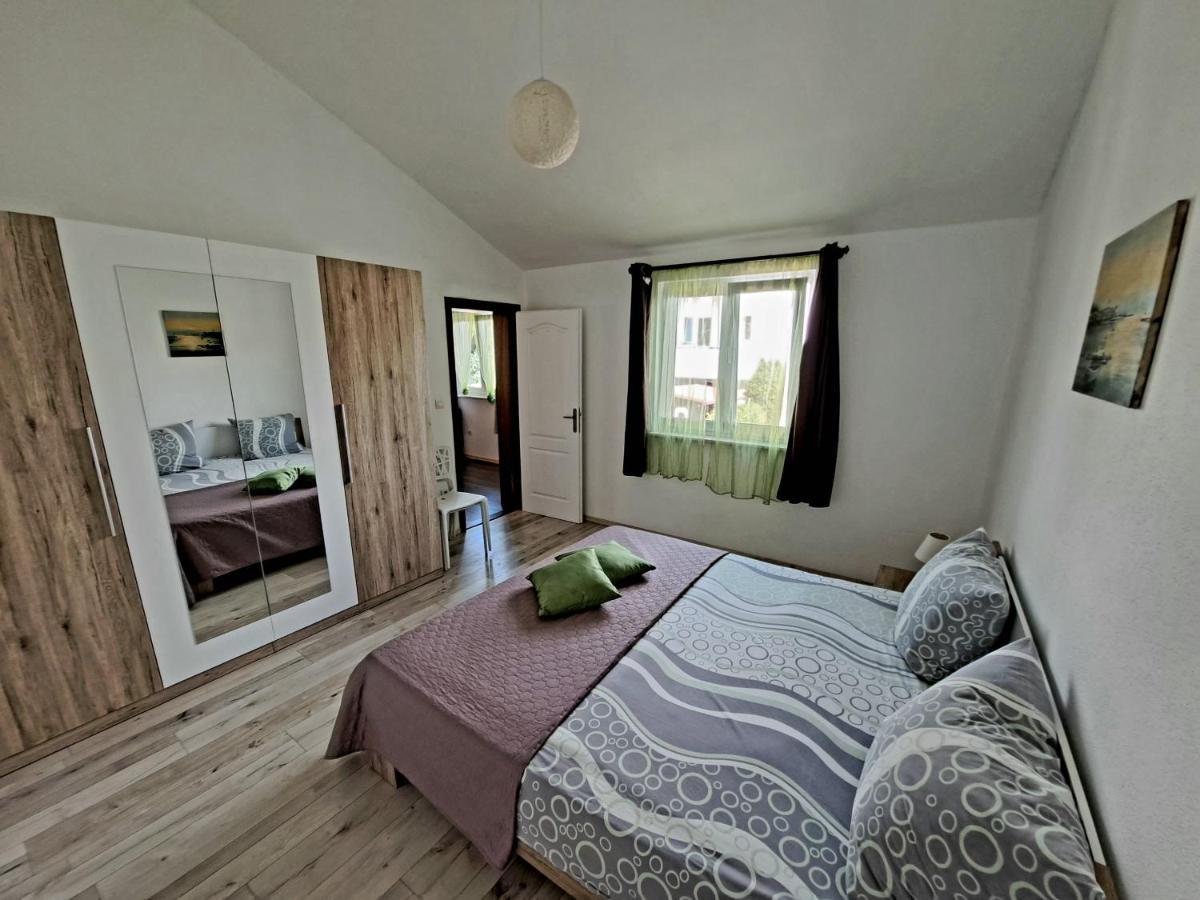 Apartment Oaza Mira Tribalj Екстериор снимка